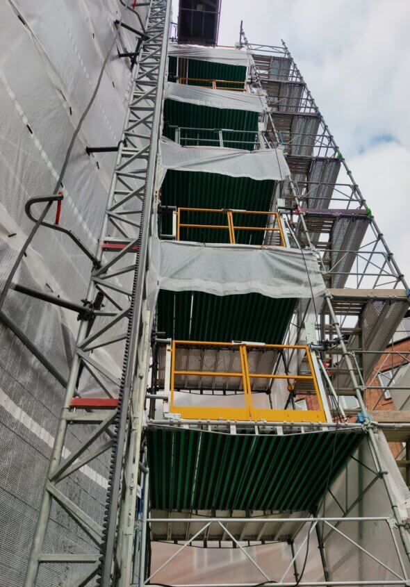 Hejs med foldedøre hvor der pladsproblemer